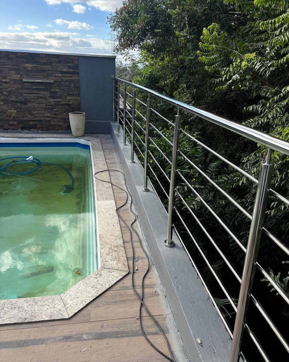 Sacadas e Guarda-Corpos